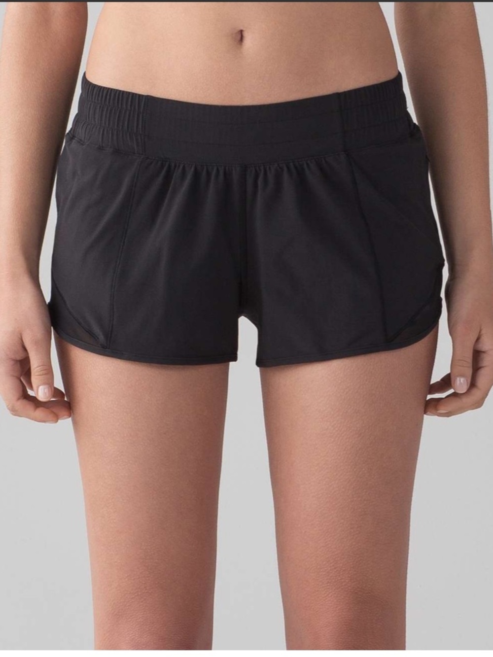 Lululemon Hotty Hot Short II *2.5"